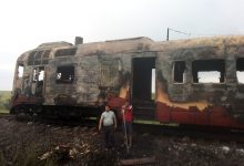 Photo of foto | Trenul de pe ruta Ungheni-Bălți a ars aseară aproape în totalitate. Două persoane, transportate la spital după ce s-ar fi intoxicat cu fum