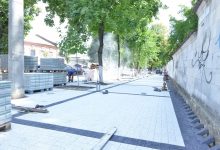Photo of foto | A început reabilitarea centrului istoric pietonal de pe tronsonul străzilor Kogălniceanu – Șciusev. Ce lucrări se desfășoară pe șantier?