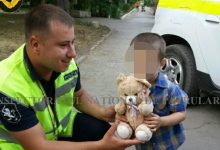 Photo of foto | A explorat străzile Chișinăului. Un copil de 2 anișori, căutat de 5 echipaje de poliție, după ce a părăsit neobservat terenul de joacă