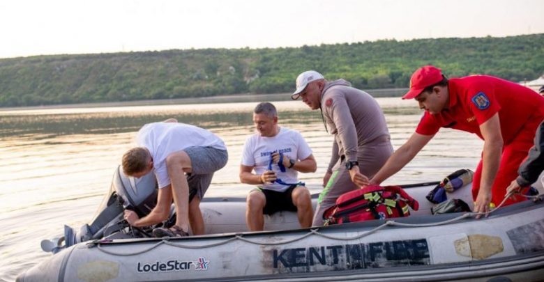 Photo of foto | Pentru pace și drepturile copiilor. Ion Lazarenco a înotat 30 km în râul Nistru