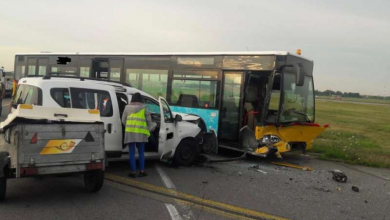 Photo of Un autobuz și un microbuz s-au ciocnit pe pista unui aeroport din România. Patru persoane, rănite