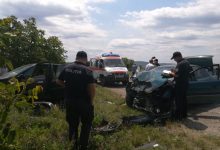 Photo of foto, video | Două mașini s-au lovit violent la Sîngerei. Șase persoane, printre care doi minori, transportate la spital