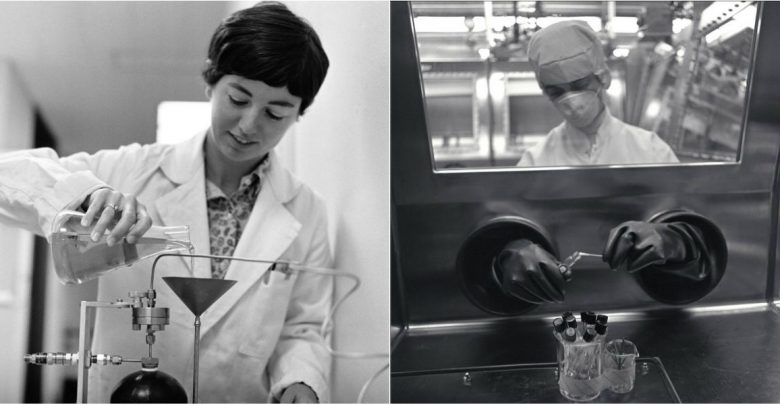 Photo of foto, video | În măști de protecție și cu echipamente absolut sterile: Au fost făcute publice imagini care ne arată cum au fost analizate primele probe de rocă lunară acum jumătate de secol