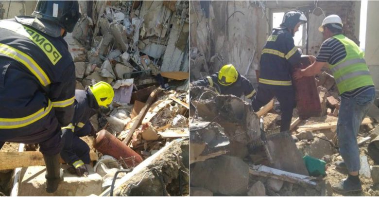 Photo of foto | Salvatorii au găsit două butelii de gaz printre rămășițele clădirii de la Otaci. Riscul unei posibile deflagrații, exclus