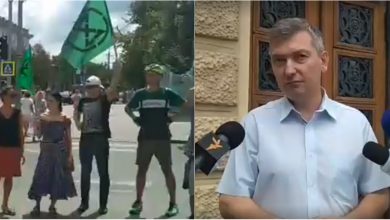 Photo of video | Mai mulți tineri au protestat în fața Primăriei Chișinău, nemulțumiți că ședințele se fac cu ușile închise: Răspunsul lui Talmaci