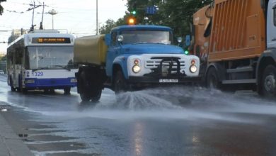 Photo of foto, video | În luptă cu arșița, mai multe străzi din capitală au fost stropite cu apă. Ce alte acțiuni vor fi întreprinse pentru „a alunga” canicula?