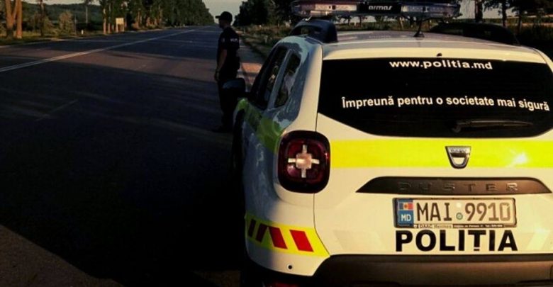Photo of video | Alcoolul i-ar fi dat curaj. Un șofer de 22 de ani a încercat să fugă de poliție, însă oricum a fost reținut