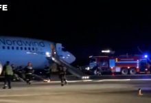 Photo of video | Pasagerii unui avion de pe aeroportul Șeremetievo, evacuați: Opt persoane au fost rănite după declanșarea unei alarme