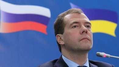 Photo of Ucraina protestează împotriva vizitei premierului rus Dmitri Medvedev în Crimeea, care nu ar fi fost coordonată cu autoritățile de la Kiev