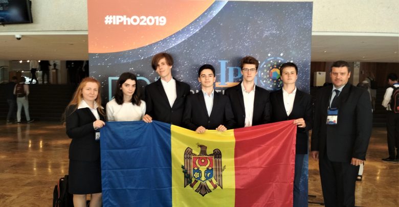 Photo of Bronz pentru Moldova. Doi elevi din țara noastră au fost medaliați la Olimpiada Internațională de Fizică
