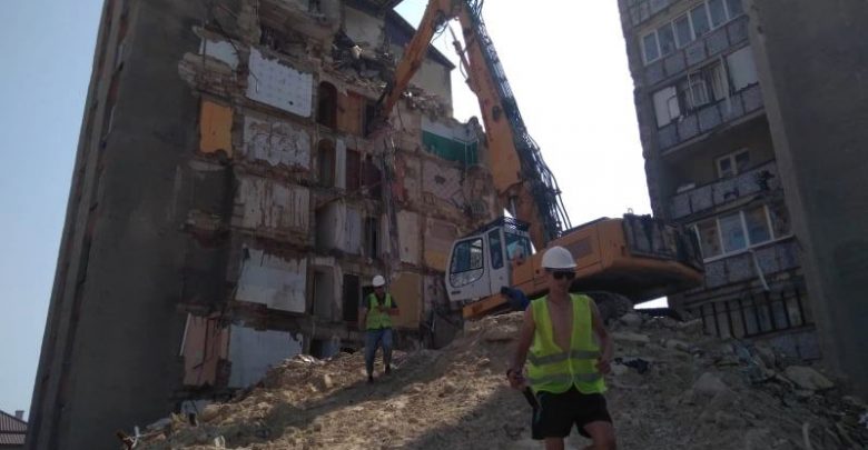 Photo of Blocul de la Otaci a fost demolat în totalitate. Muncitorii încep evacuarea deușeurilor