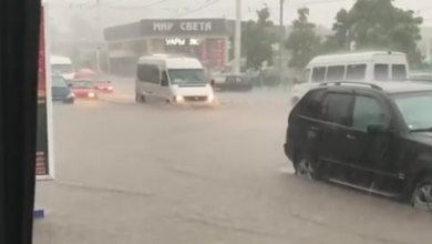 Photo of video | Ploaia de ieri a transformat străzile din Tiraspol în râuri. Apa ajungea până la genunchi