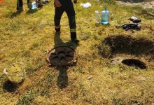 Photo of foto | Au vrut să curețe fântâna de canalizare, dar au căzut în ea. Doi bărbați din Ciorescu, salvați de pompieri după ce s-ar fi intoxicat cu gaz