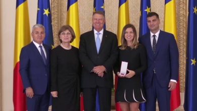 Photo of video | Simona Halep, decorată de Klaus Iohannis cu Ordinul „Steaua României”: Aţi scris o pagină importantă din istoria tenisului românesc