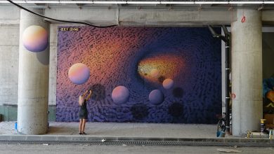 Photo of foto | „Lumea cosmică” a ei cucerește tot mai mult. iZZY iZVNE a creat o pictură murală într-un tunel creativ din Timișoara