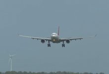 Photo of Încercări zadarnice de aterizare. Un avion cu mai mulți pasageri la bord a reușit cu greu să ajungă la sol în Amsterdam