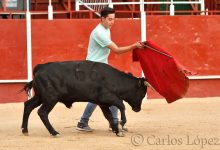 Photo of În timp ce unii primesc cadouri scumpe, alții – „ocazia” de a ucide. Tradiția prin care unii spanioli își sărbătoresc majoratul