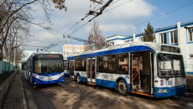 Photo of Șoferul unui troleibuz din capitală ar fi leșinat în timp ce conducea. Declarațiile șocante ale unei pasagere