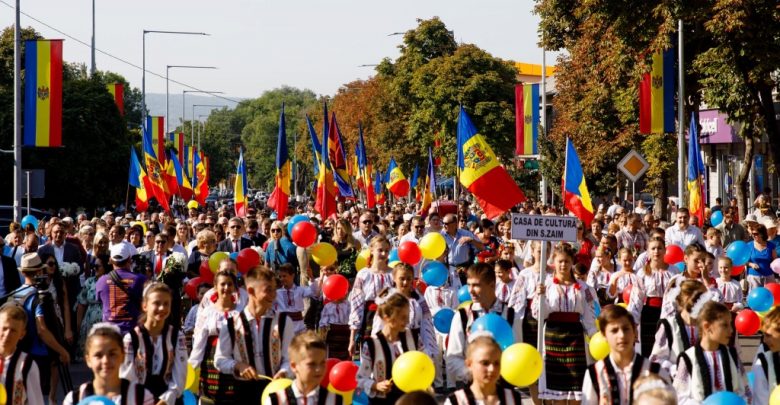 Photo of foto | Ziua Independenței, celebrată cu mult fast la Orhei. Un concert cu artiști autohtoni și focuri de artificii va încheia sărbătoarea
