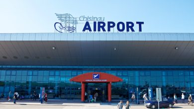 Photo of Percheziții la Aeroportul Internațional Chișinău și la sediul „Avia Invest”. Ce verifică oamenii legii?
