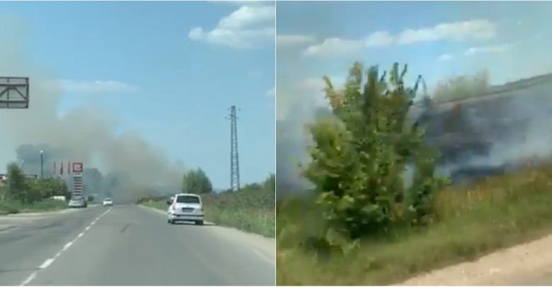 Photo of video | S-a aprins vegetația uscată din apropiere de Stăuceni. Un nor dens de fum se observă de la kilometri depărtare