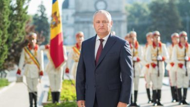 Photo of „Fie că îi spunem moldovenească, fie că – română, e aceeași limbă”: Președintele Igor Dodon felicită moldovenii cu sărbătoarea de azi