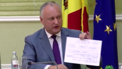 Photo of video | Igor Dodon a desenat pe foaie reforma justiției: „Ce vrem noi să facem?”