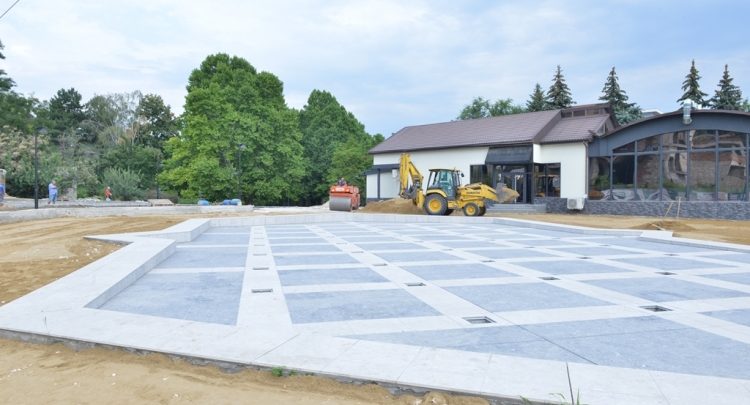 Photo of foto | Curând, parcul „Valea Trandafirilor” va fi mai plin de viață: La ce etapă sunt lucrările aferente zonei havuzului?