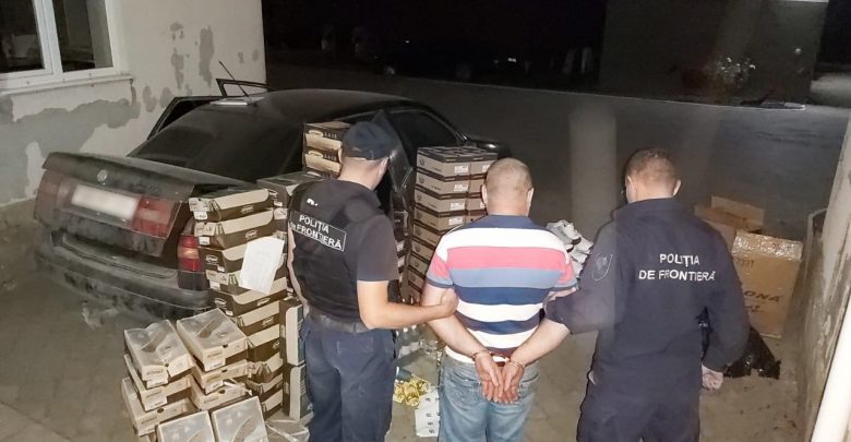 Photo of Un bărbat din Briceni, prins de poliția de frontieră cu mașina plină de încălțăminte. Marfa valorează peste 120.000 de lei