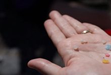Photo of Un nou studiu alarmant: Zăpada din zona arctică este contaminată cu particule de microplastic