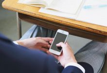 Photo of foto | A decis să soluționeze problema copiatului: Un profesor din Mexic ar fi pus elevilor cutii din carton pe cap