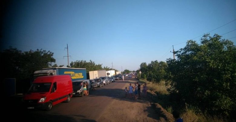Photo of foto | Moldovenii se întorc din vacanță? La un post vamal s-a format rând imens pe direcția de intrare în țară