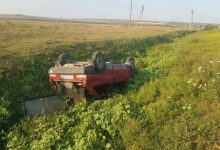 Photo of foto | O mașină în care se aflau trei persoane s-a răsturnat la Căușeni. Două femei au ajuns la spital