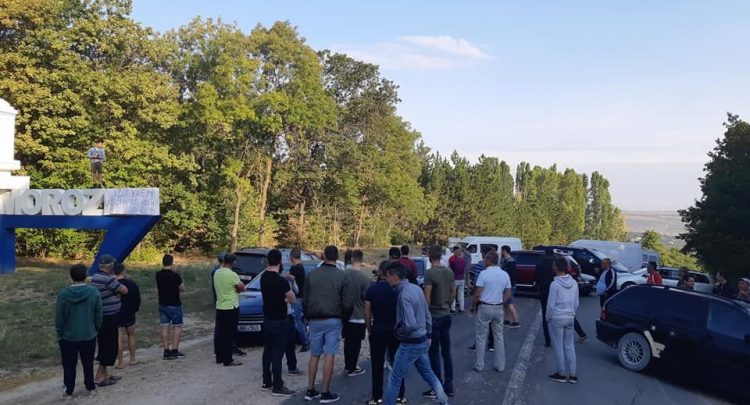 Photo of foto, video | Protest în plin trafic pe traseul Orhei-Călărași. De ce sunt nemulțumiți mai mulți șoferi?