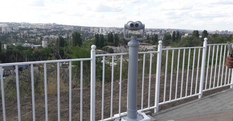 Photo of foto | Luați de mână omul drag și admirați Chișinăul panoramic: Trei binocluri au fost instalate în capitală. Unde le găsiți?