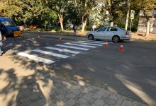 Photo of foto | Vrei un oraș frumos? Fă-l cu mâna ta! Câțiva chișinăuieni au vopsit două treceri de pietoni din capitală