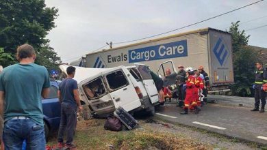 Photo of Mai mulți moldoveni au fost victimele unui accident în România. Cinci persoane, transportate la spital