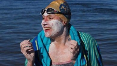 Photo of foto | Exemplu de eroism. O femeie care a reușit să învingă cancerul la sân a înotat 54 de ore fără să se oprească