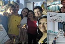 Photo of foto | „Au învățat să spună noroc și planifică să vină la o nuntă moldovenească”: Experiența unei tinere care a invitat acasă prietenii de peste hotare