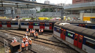 Photo of foto, video | Un tren a deraiat în Hong Kong: Mai mulţi oameni au fost răniţi