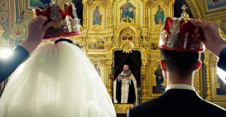 Photo of O altfel de rânduială: Preotul de la Biserica Ghidighici a renunțat la două dintre cele mai populare obiceiuri din timpul cununiei 