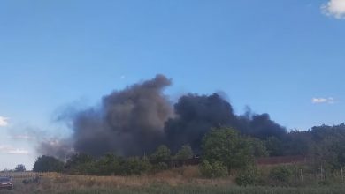 Photo of video | Incendiu la un depozit din Cojușna. Trei autospeciale s-au deplasat la fața locului