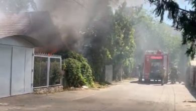 Photo of video | Incendiu la Ciocana: O casă părăsită a fost cuprinsă de flăcări