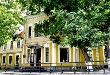 Photo of Reacția USMF „Nicolae Testimițeanu” după ce patru studente ar fi agresat o femeie în plină stradă: Cetățenele străine au fost exmatriculate