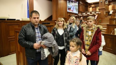 Photo of foto | Scrisoarea unei fetițe de 11 ani către deputații din Moldova: „Vreau să îmi văd viitorul aici”