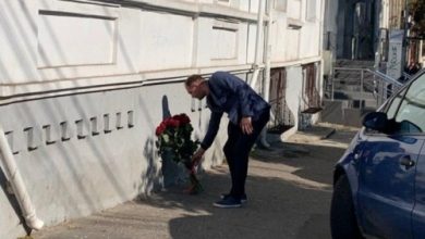 Photo of foto | Ion Ceban a depus flori la placa memorială a legendarului primar al Chișinăului – Karl Schmidt