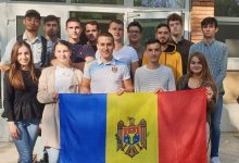 Photo of foto | Mesajul unui grup de moldoveni din Constanța în ziua alegerilor: „Noi, tinerii, avem datoria morală de a ieși la vot”