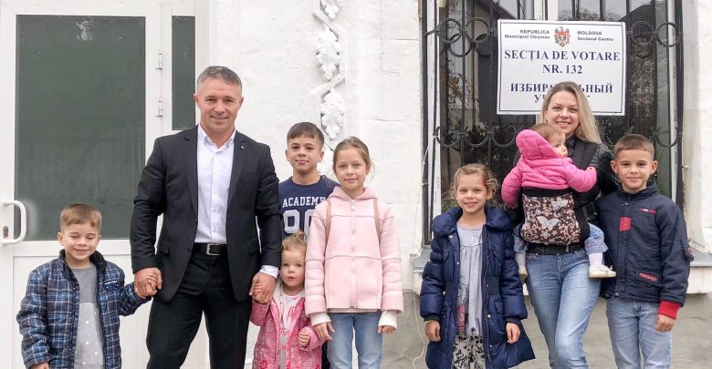 Photo of foto | Teodor Cârnaț, candidatul partidului Voința Poporului, a votat: „Să trăim în liniște, pace și să ne găsim fericirea acasă”