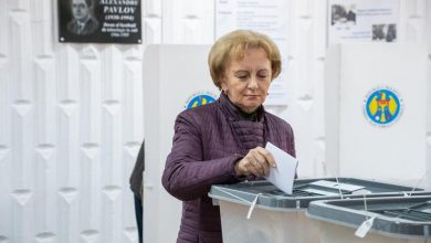 Photo of video | Votare cu accidentare. Zinaida Greceanîi a fost lovită în cap cu o cameră 