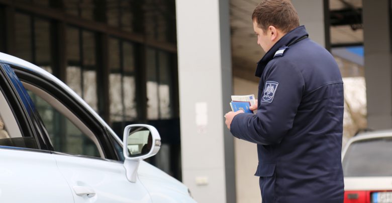 Photo of Un belarus cu permis fals, deconspirat de polițiștii de frontieră. Cum a obținut documentul?